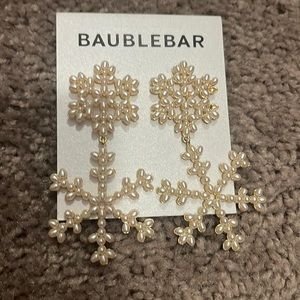 ❄️  NWT Baublebar snowflake earrings
